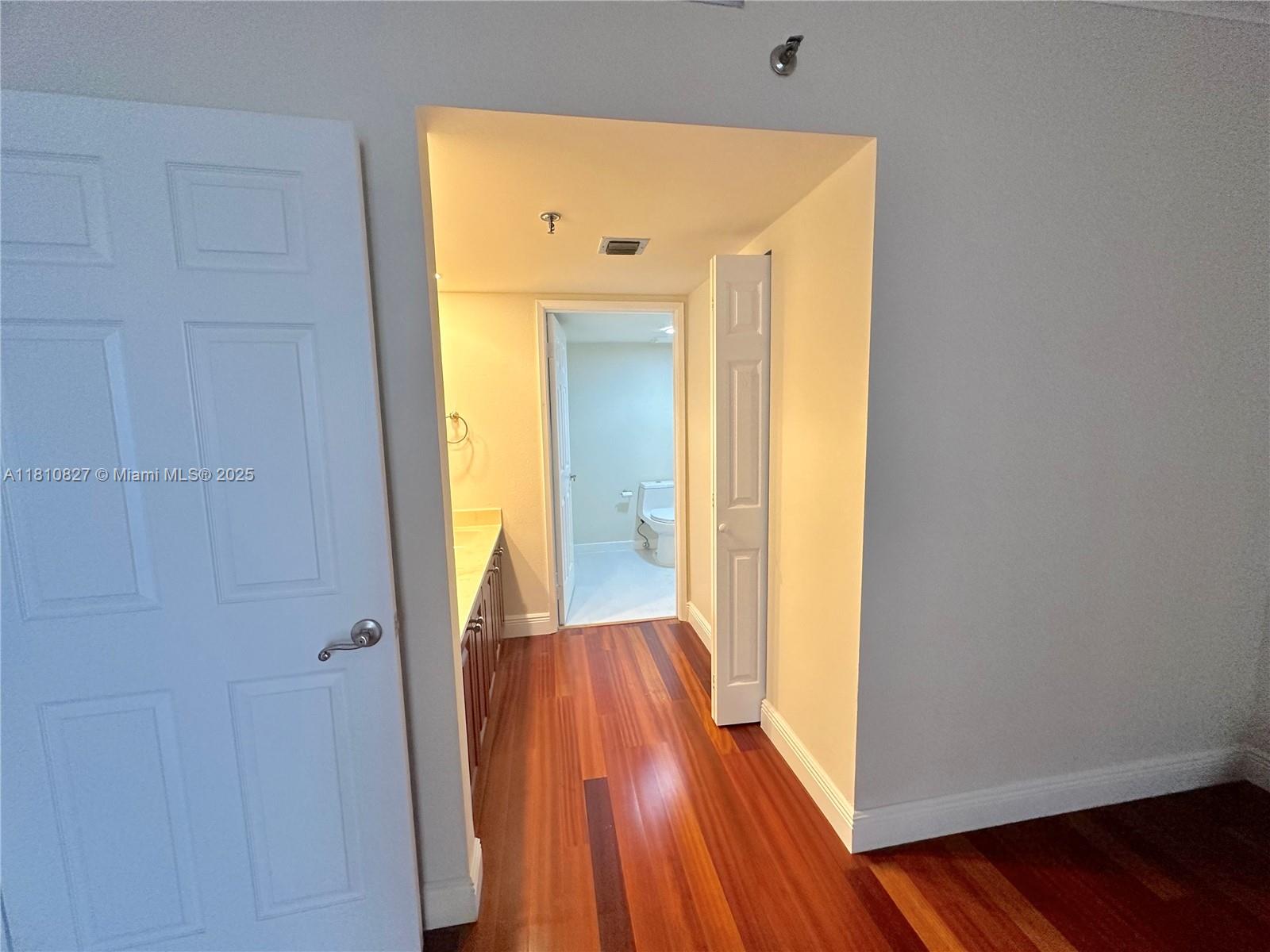 520 Brickell Key Dr A811 Property Photo 26