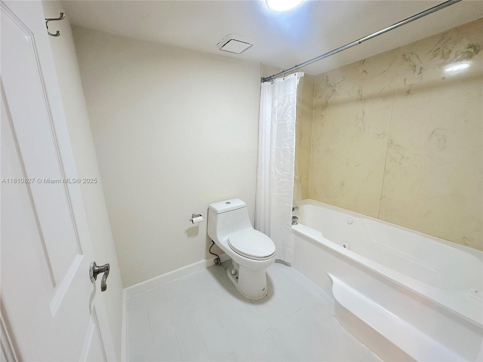 520 Brickell Key Dr A811 Property Photo 27