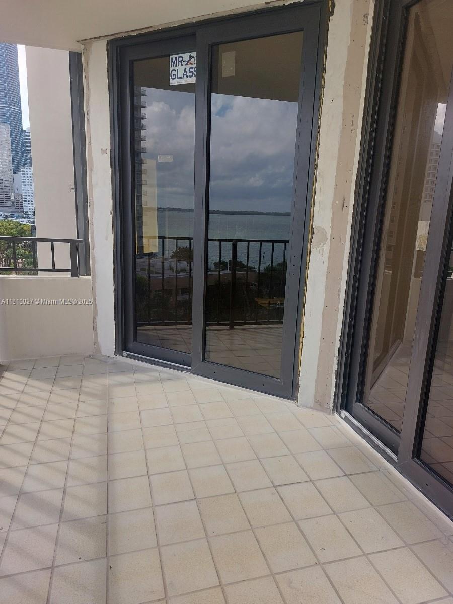 520 Brickell Key Dr A811 Property Photo 34