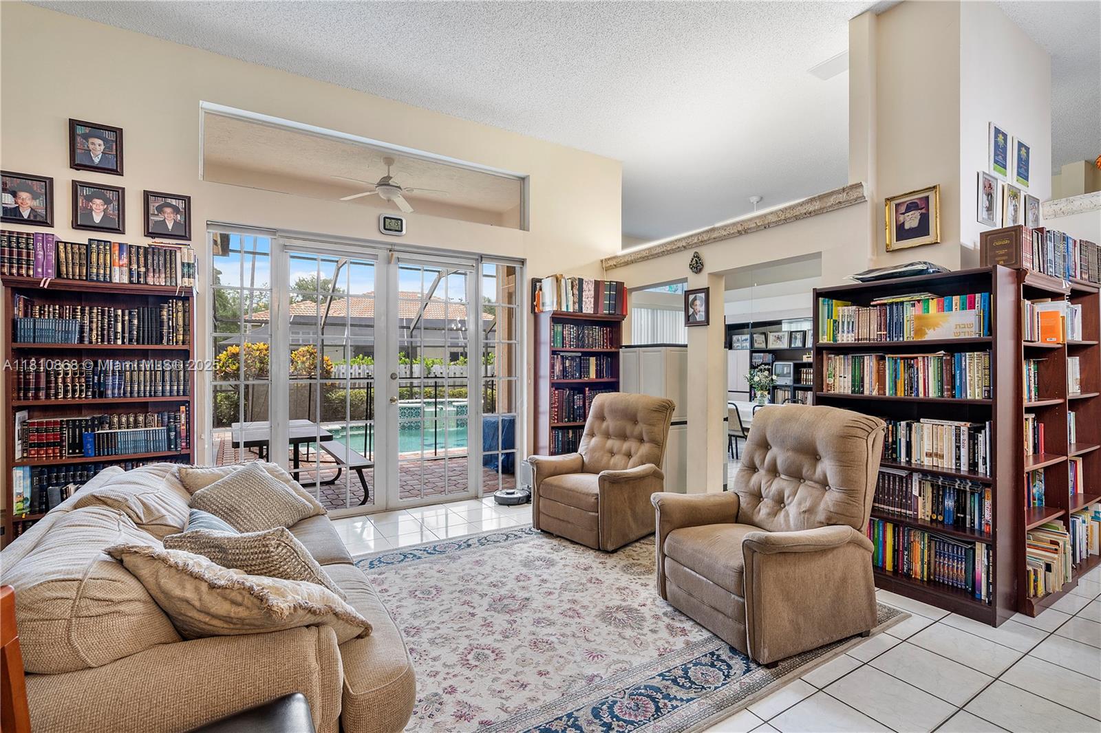 1357 Camellia Ln Property Photo 4