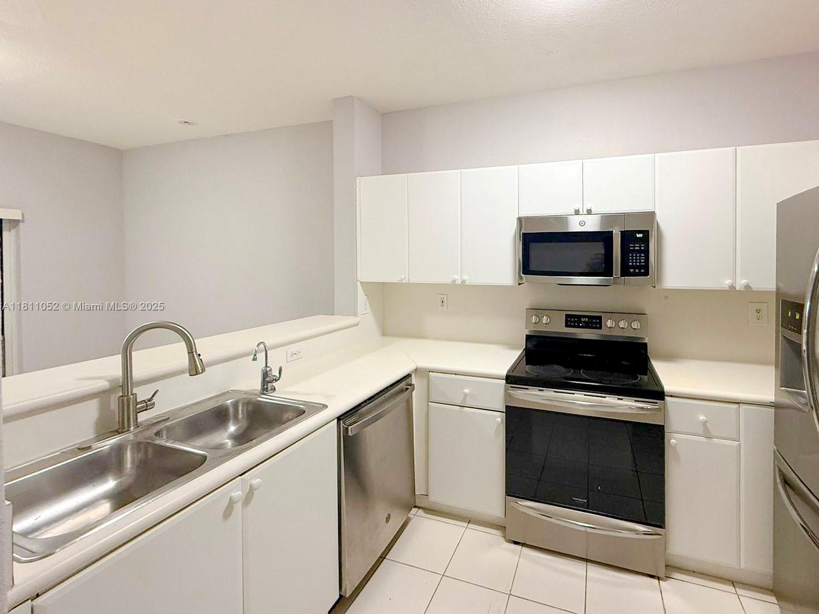 1677 Se Ct-27 Property Photo 2