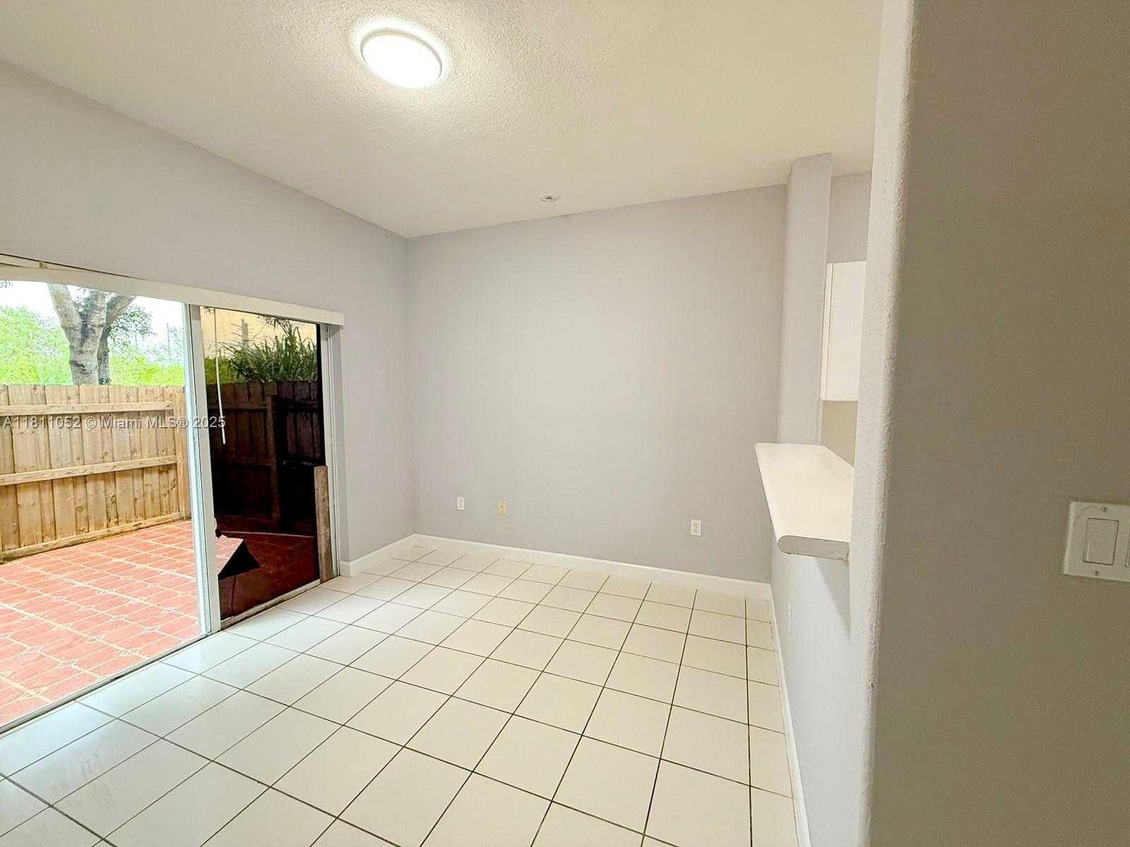 1677 Se Ct-27 Property Photo 26