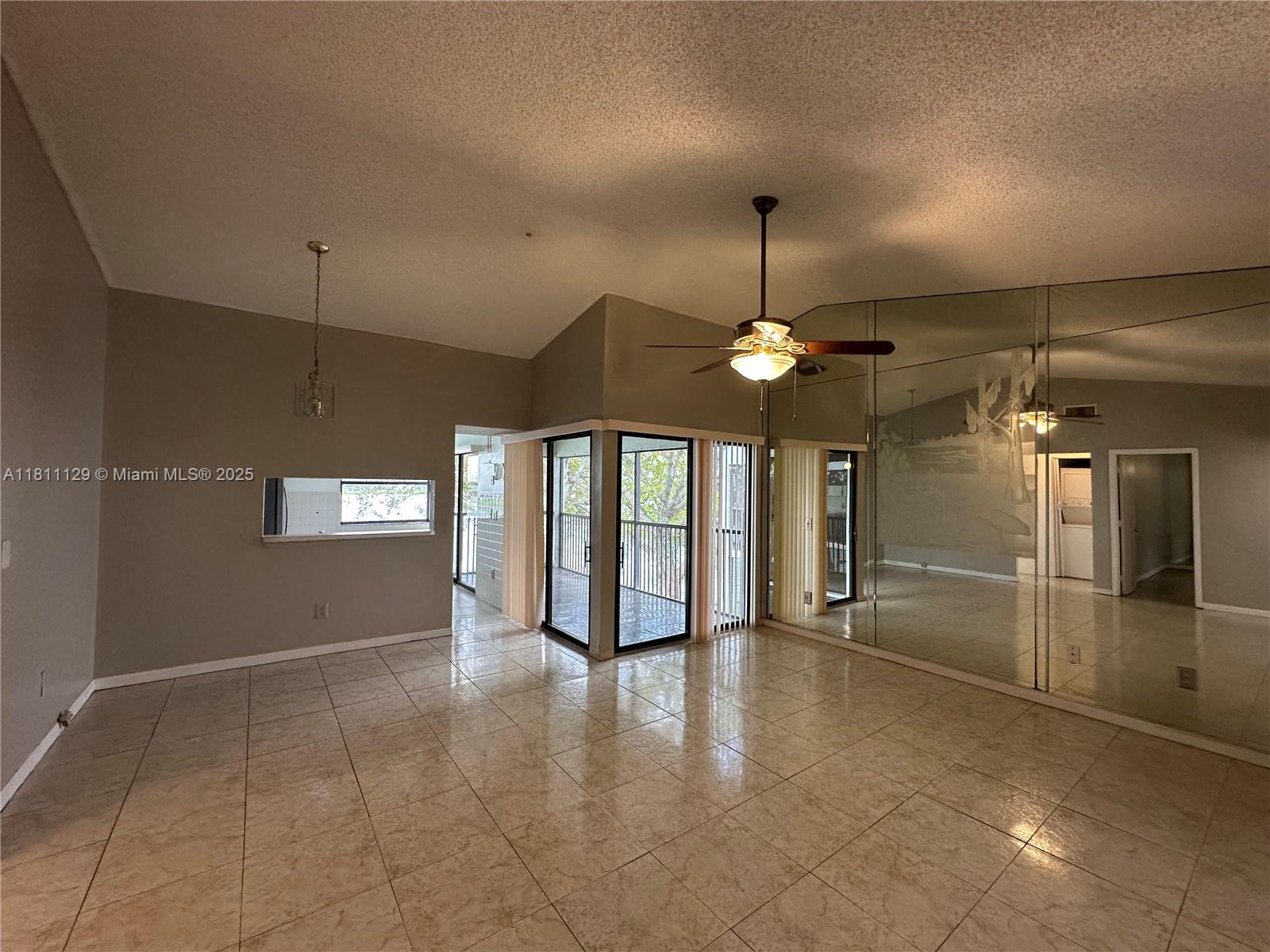 1024 S Independence Dr 1024a Property Photo 2