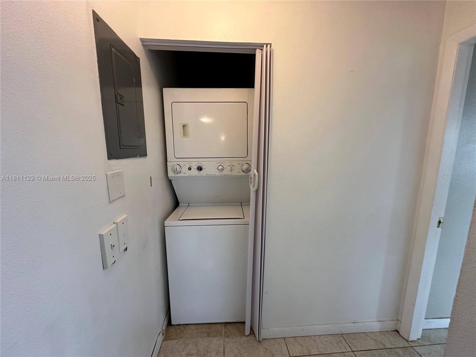 1024 S Independence Dr 1024a Property Photo 8
