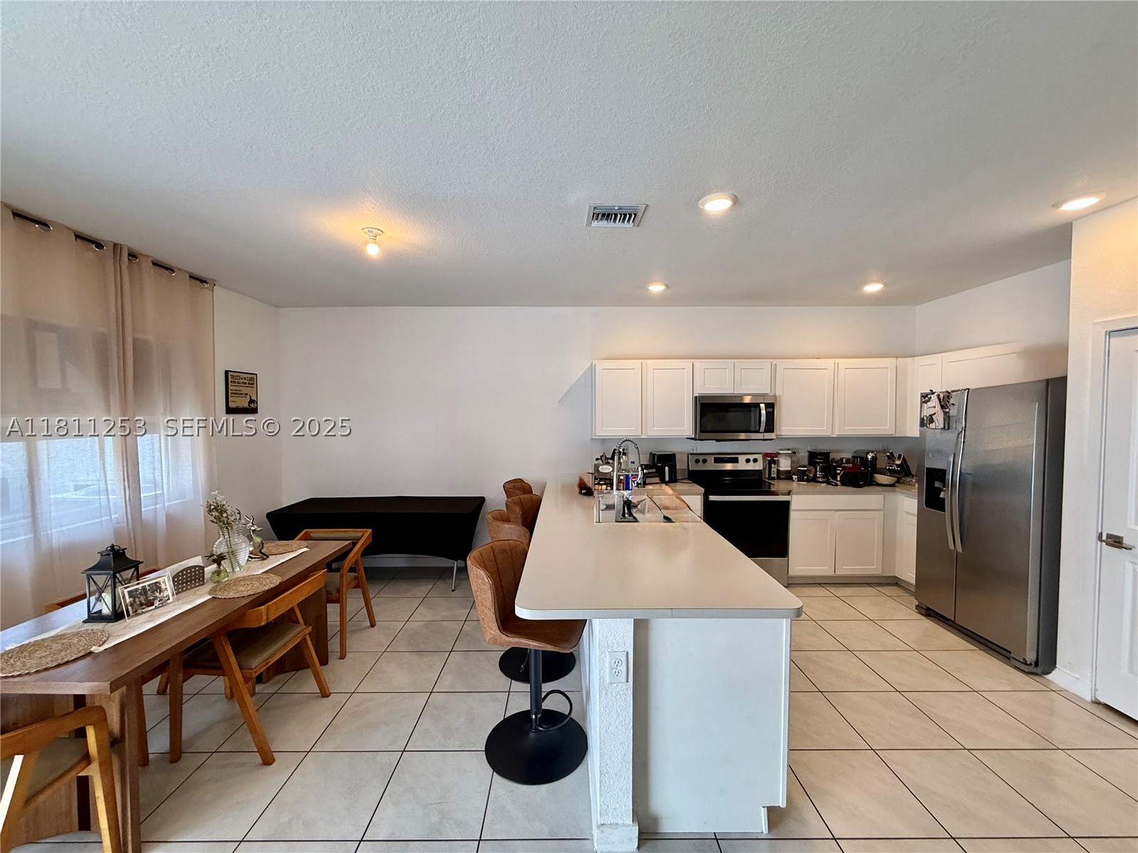 907 Se 17th Ct Property Photo 6