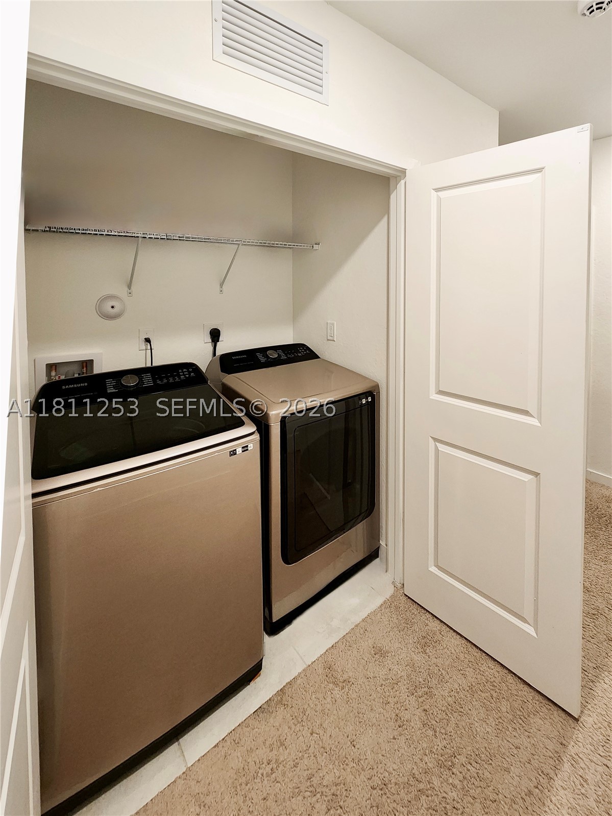 907 Se 17th Ct Property Photo 7