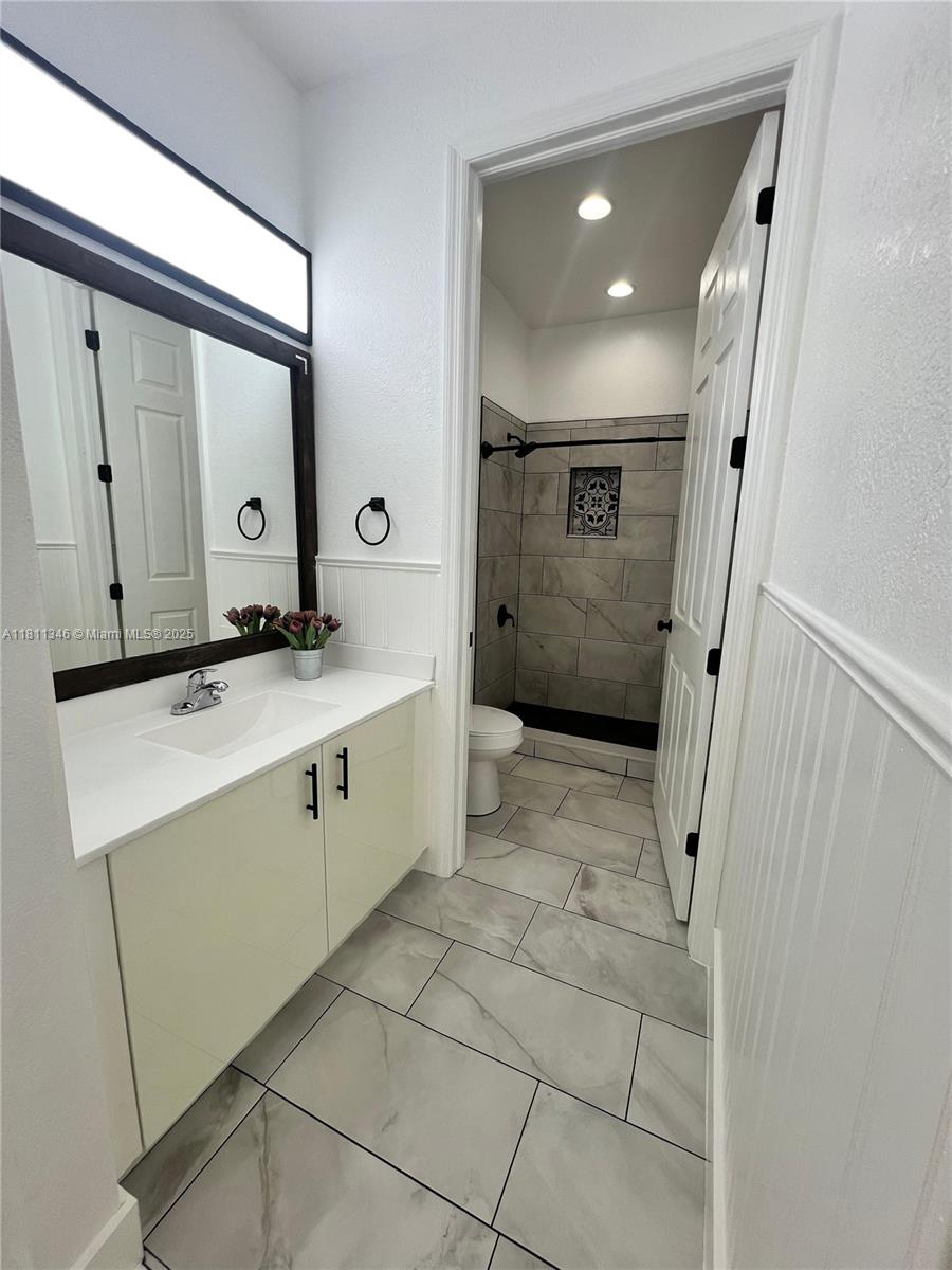 4285 Ne 10th Ct Property Photo 12
