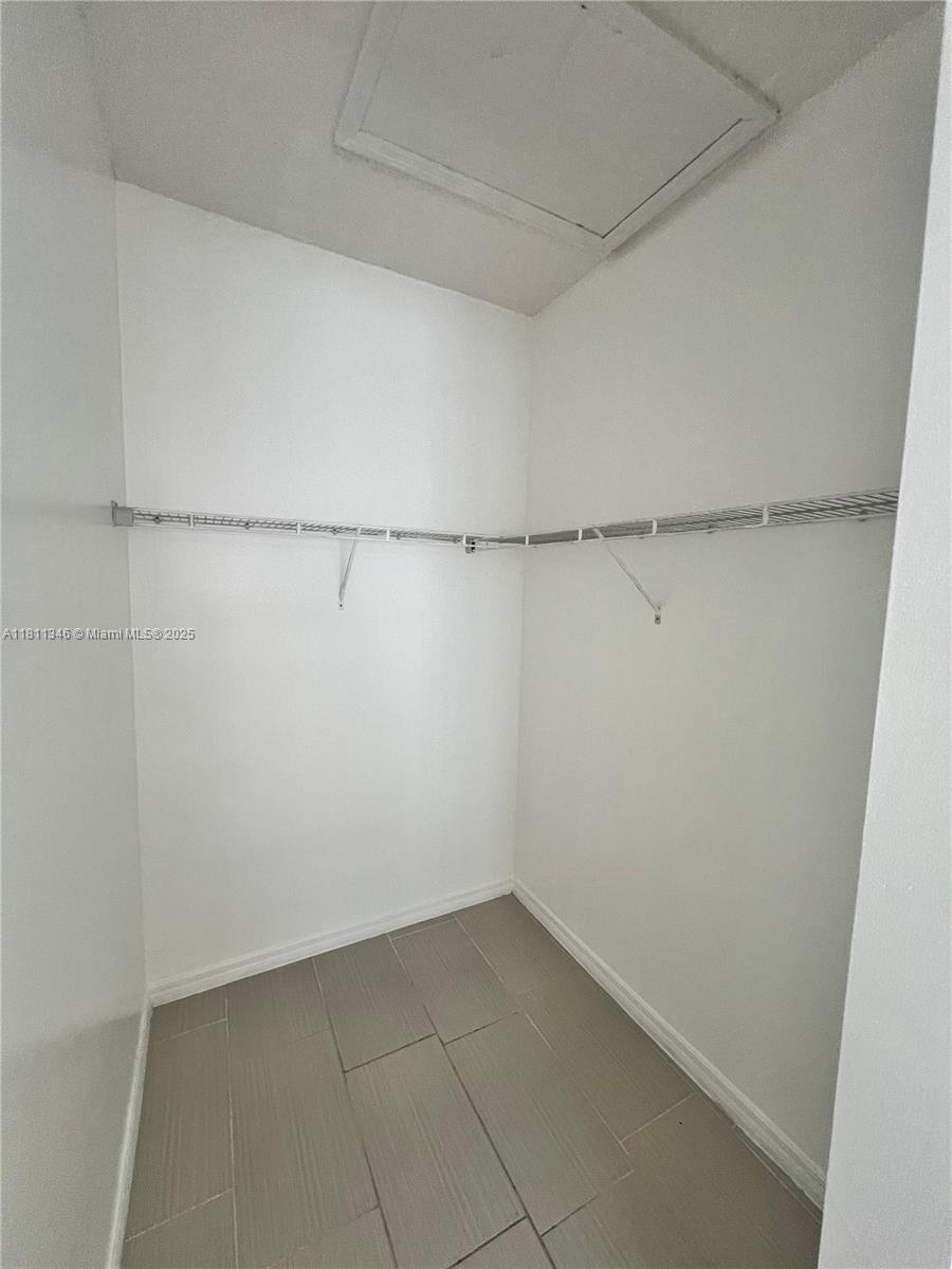 4285 Ne 10th Ct Property Photo 15