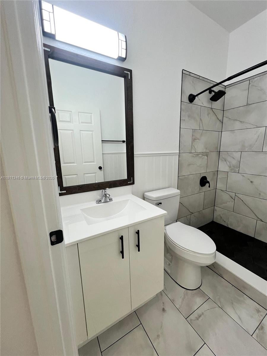 4285 Ne 10th Ct Property Photo 18