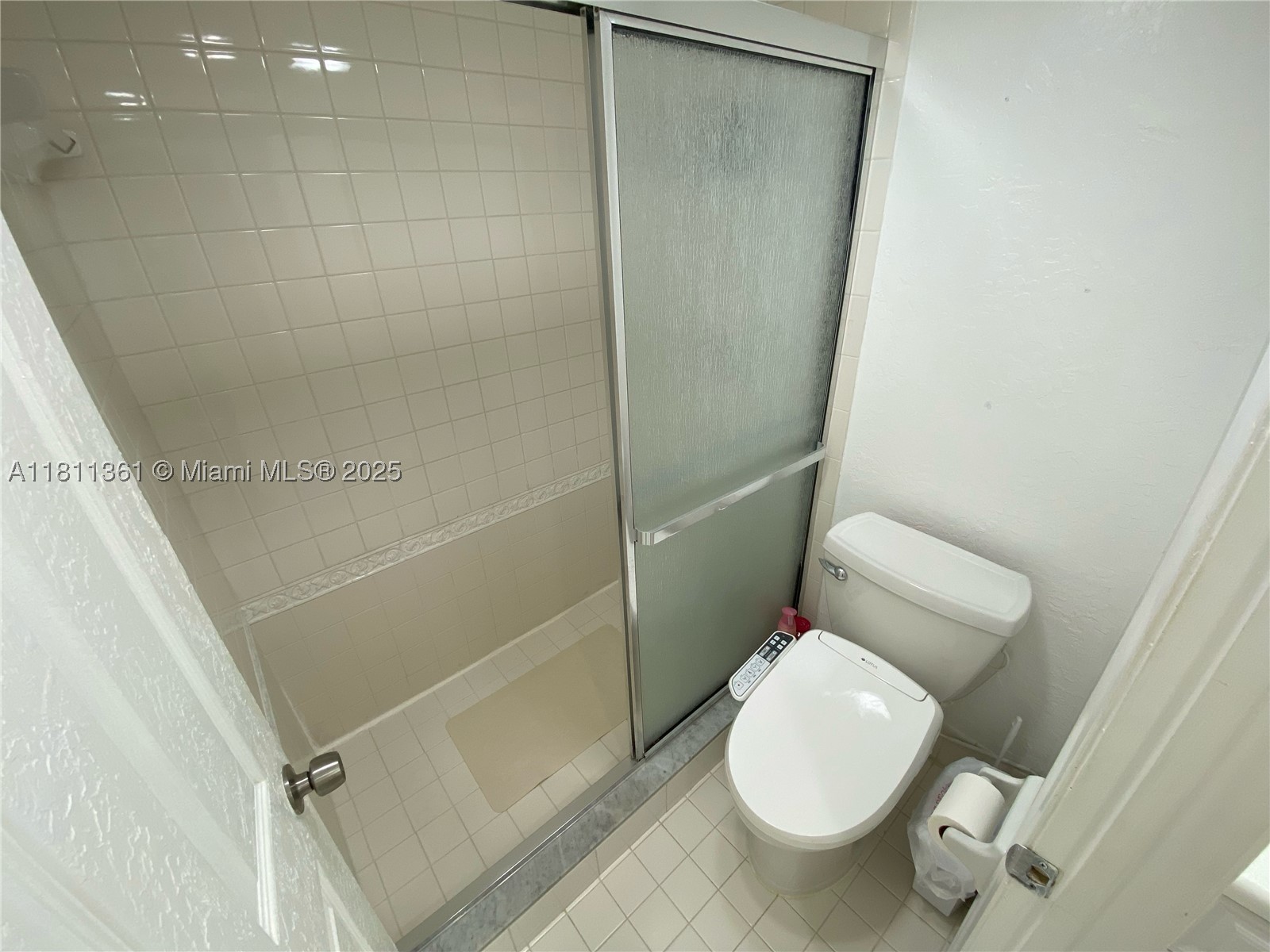 1902 Bermuda Cir G3 Property Photo 13