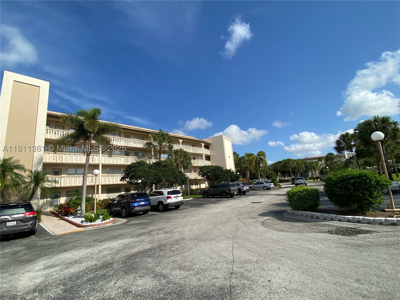 1902 Bermuda Cir G3 Property Photo 27