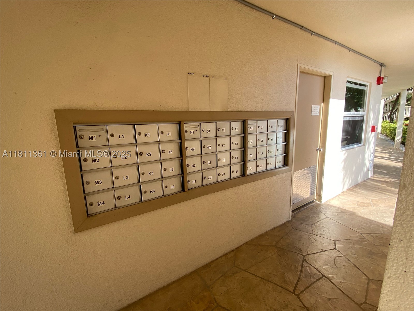 1902 Bermuda Cir G3 Property Photo 28