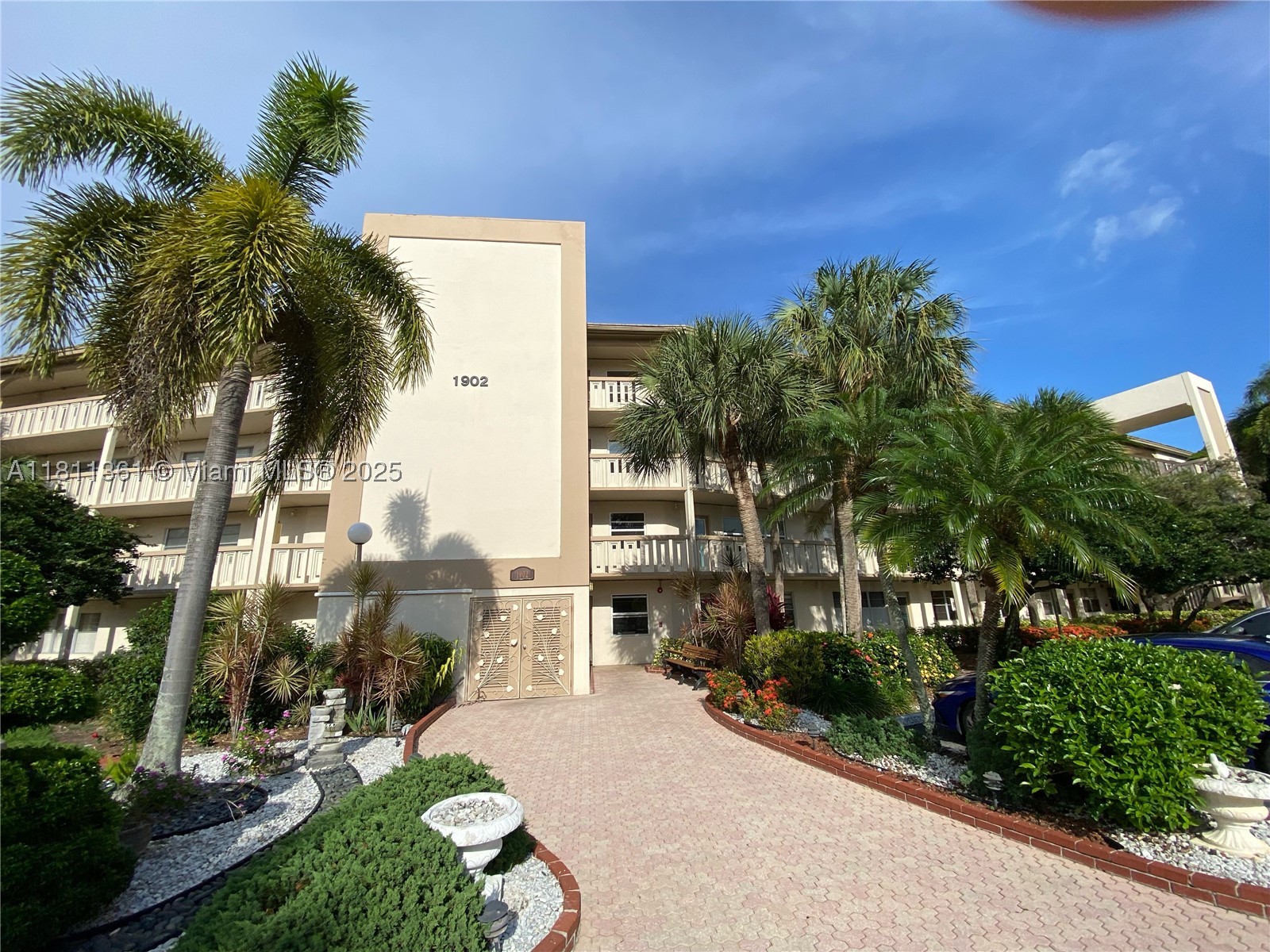 1902 Bermuda Cir G3 Property Photo 30