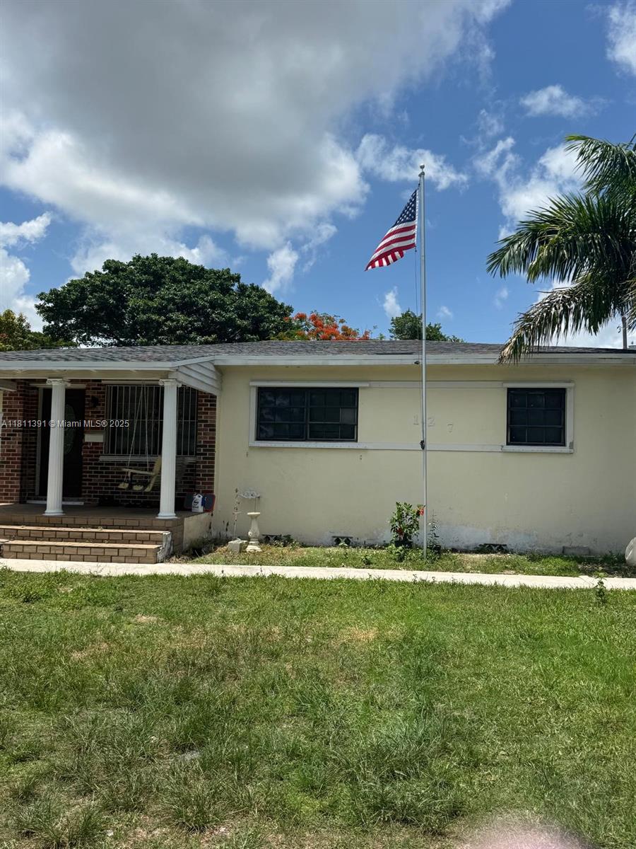 127 Nw 14th St Property Photo 2