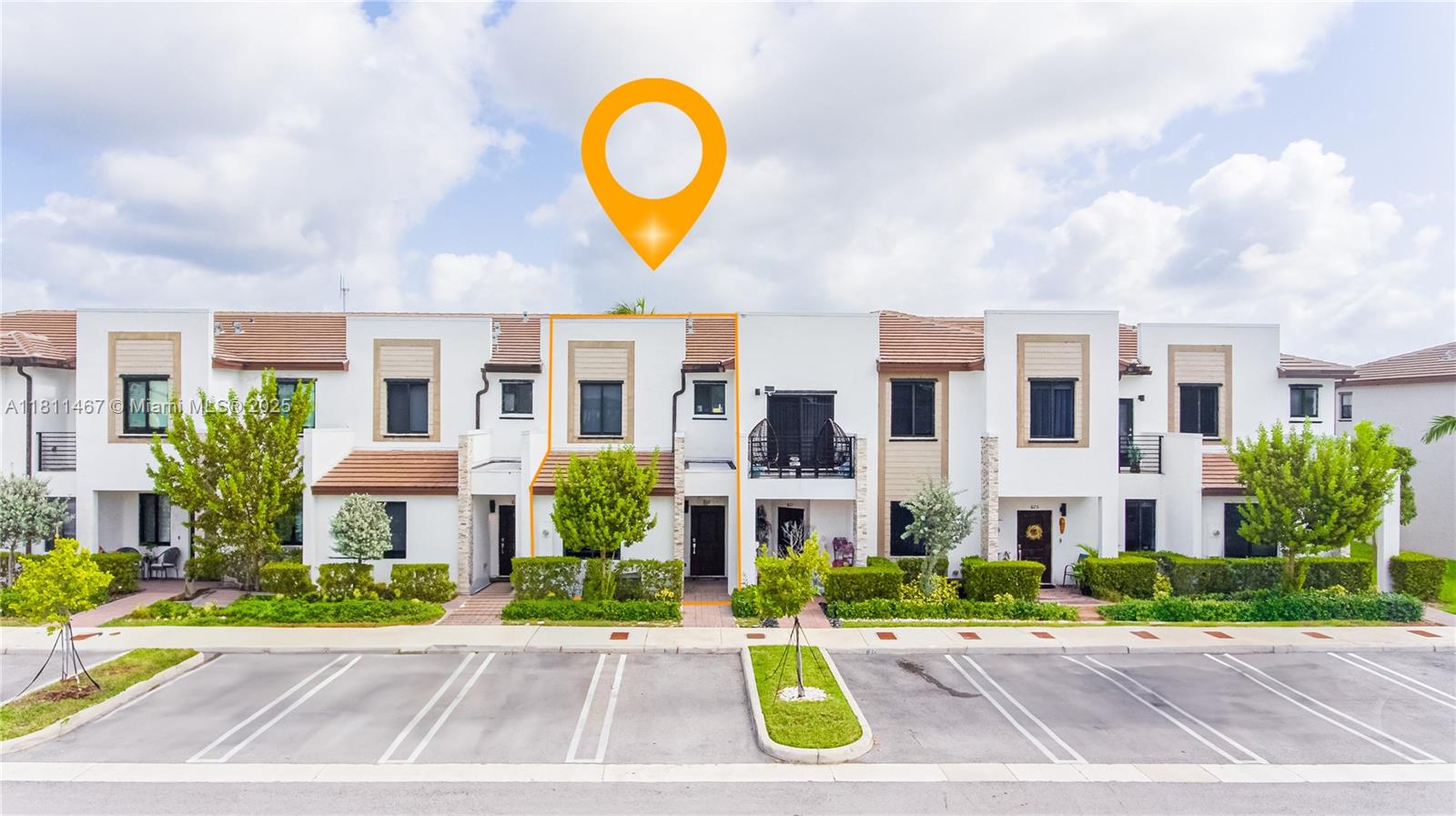 817 Ne 211th St Property Photo 1