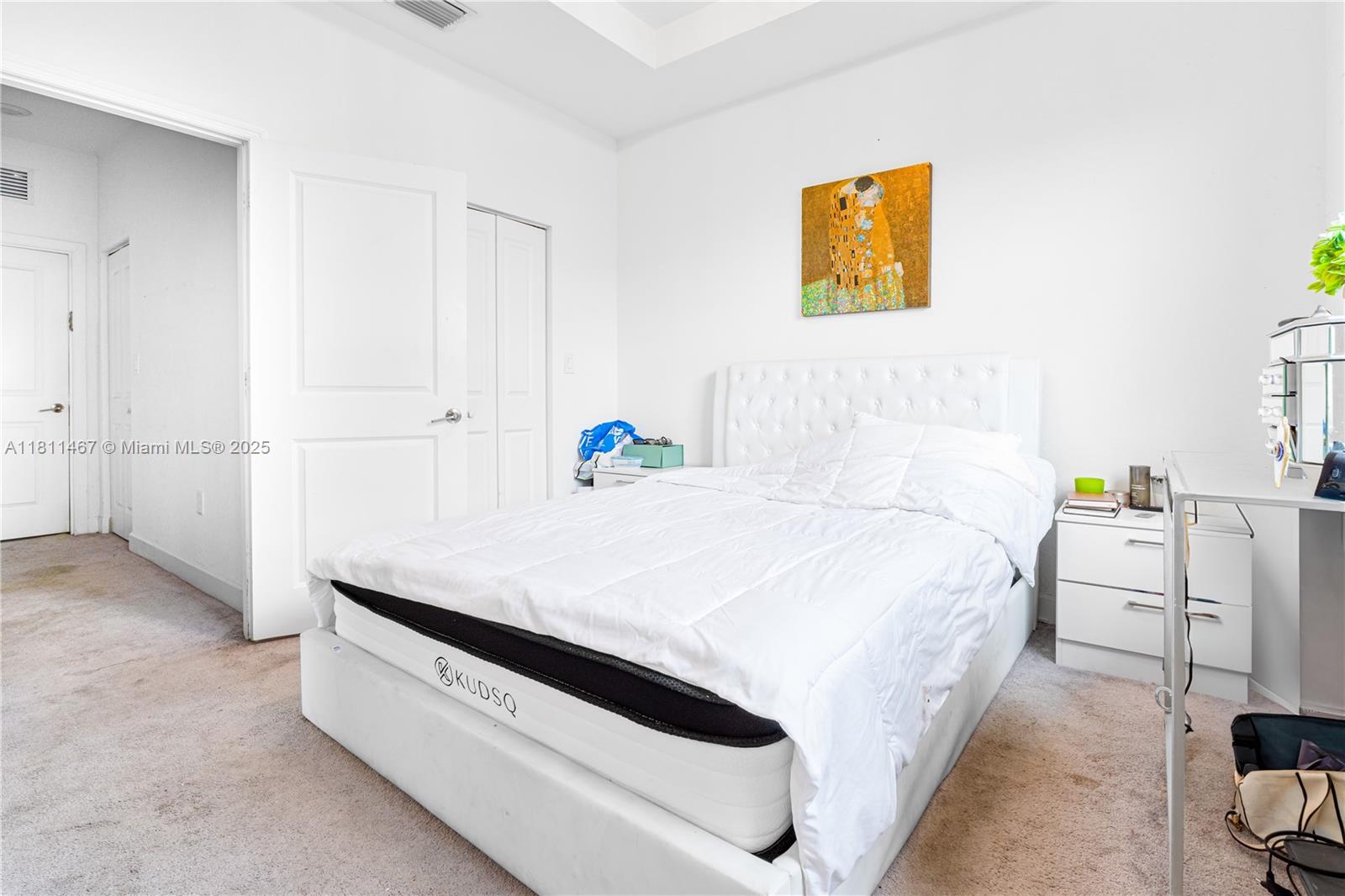 817 Ne 211th St Property Photo 6