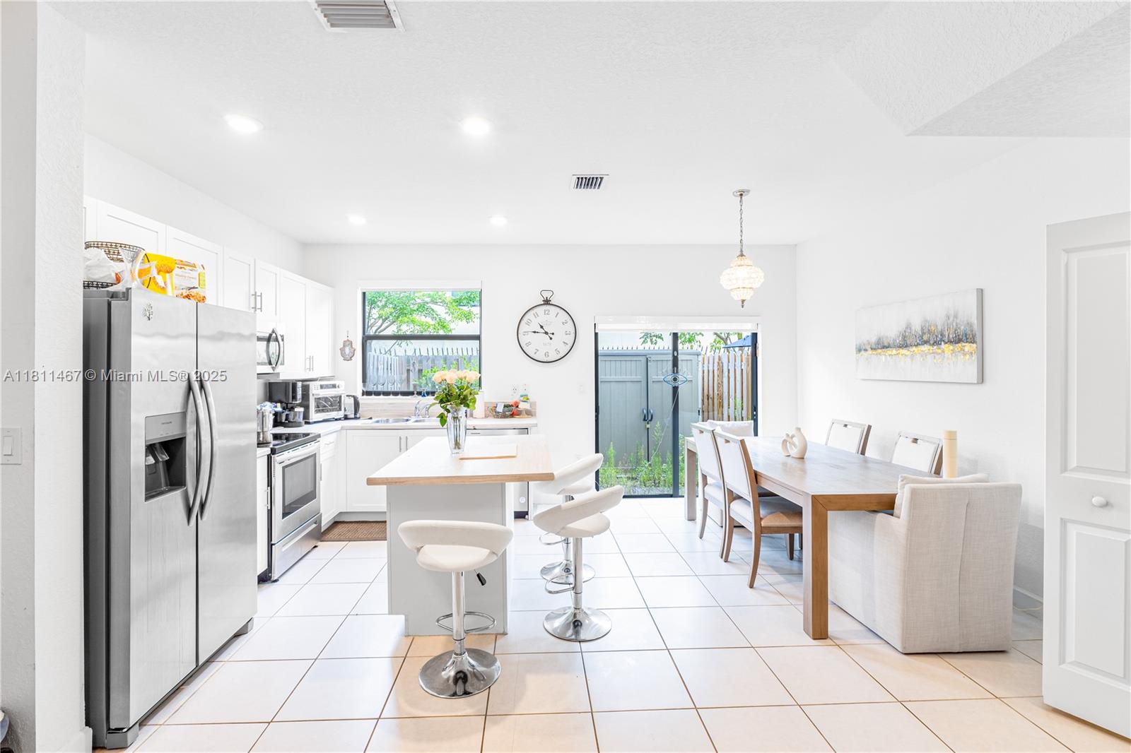 817 Ne 211th St Property Photo 9