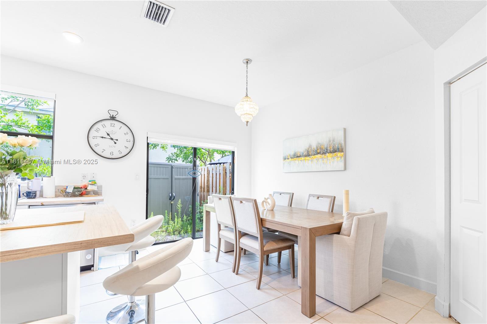 817 Ne 211th St Property Photo 12