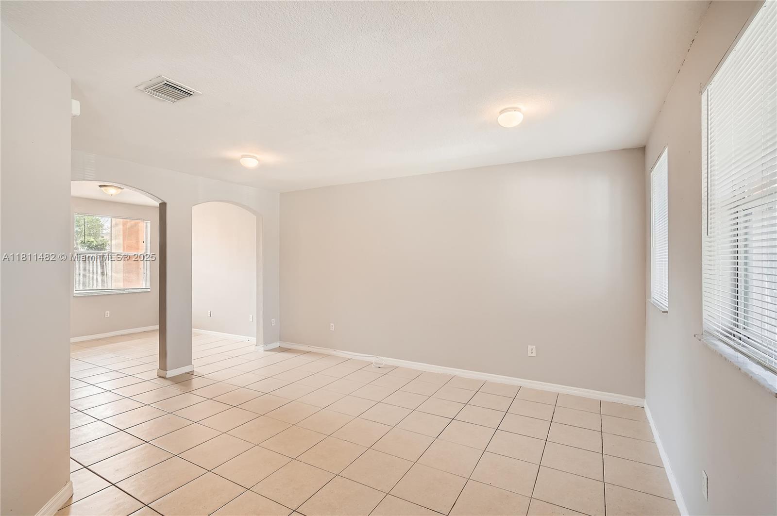 24363 Sw 109th Ave Property Photo 4