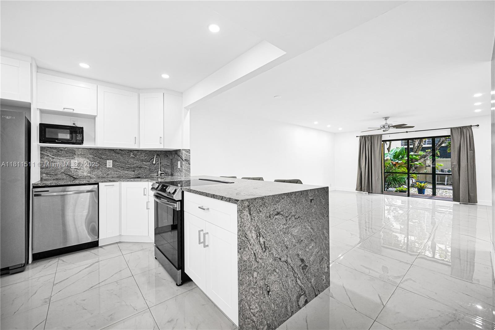 132 S Cypress Rd 518 Property Photo 2