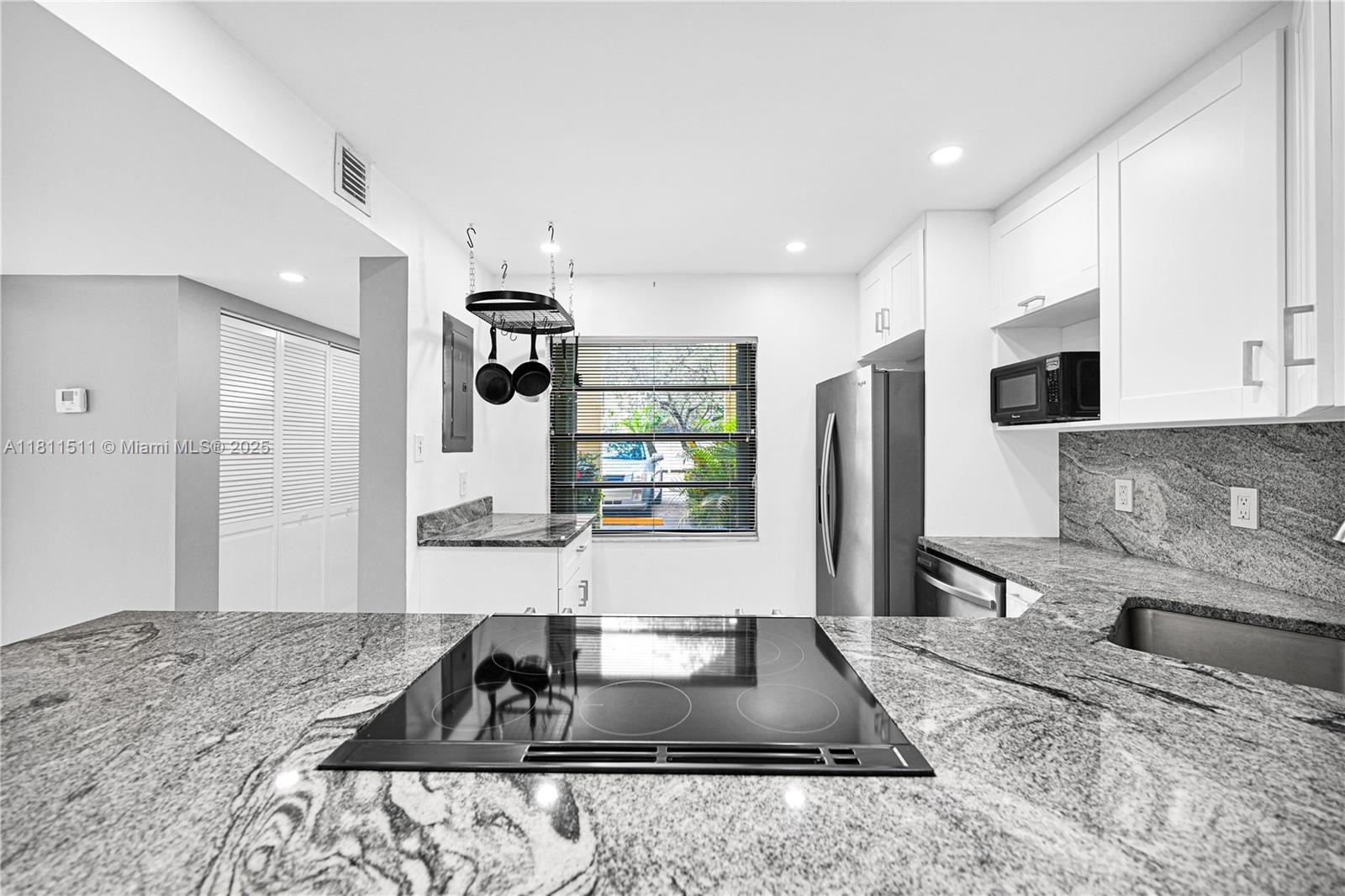 132 S Cypress Rd 518 Property Photo 3