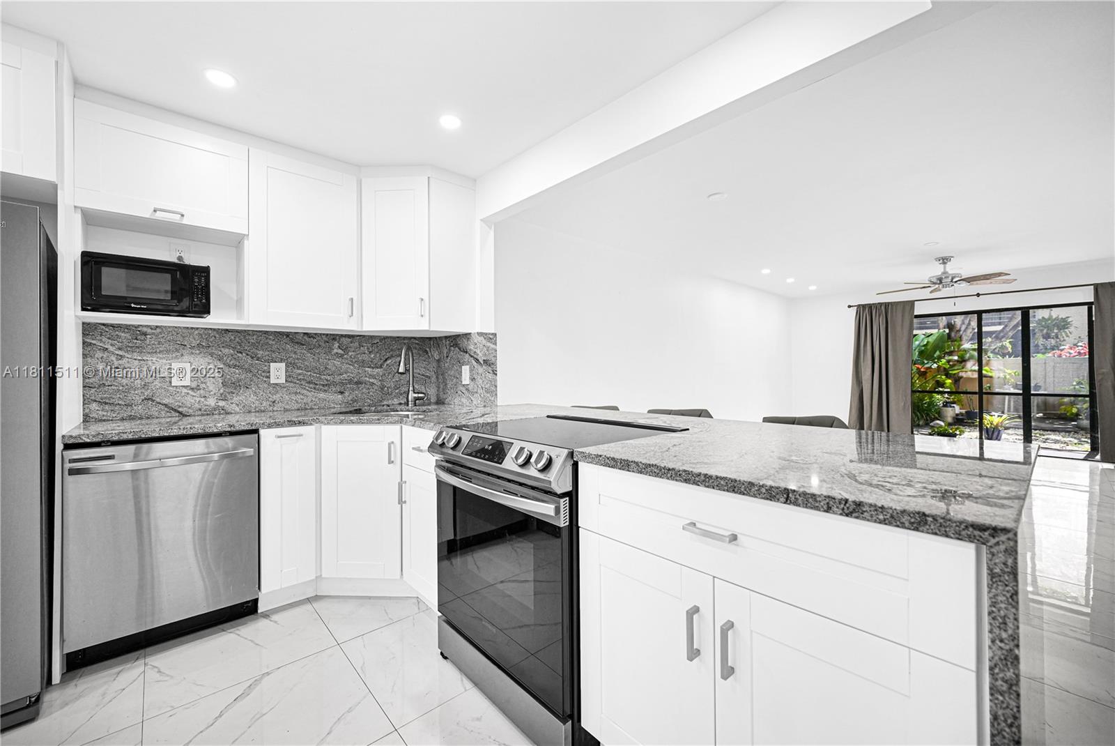 132 S Cypress Rd 518 Property Photo 5