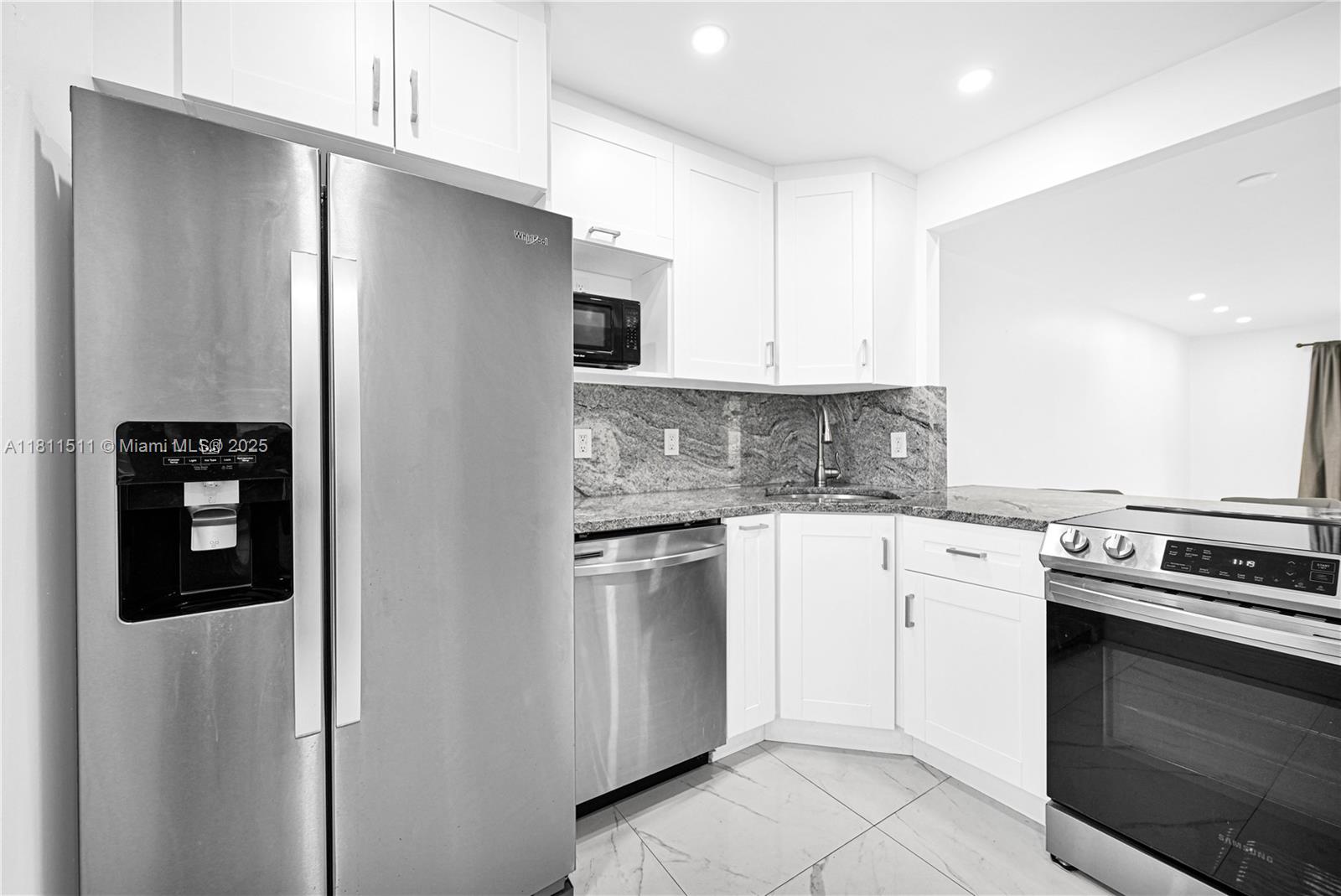 132 S Cypress Rd 518 Property Photo 7