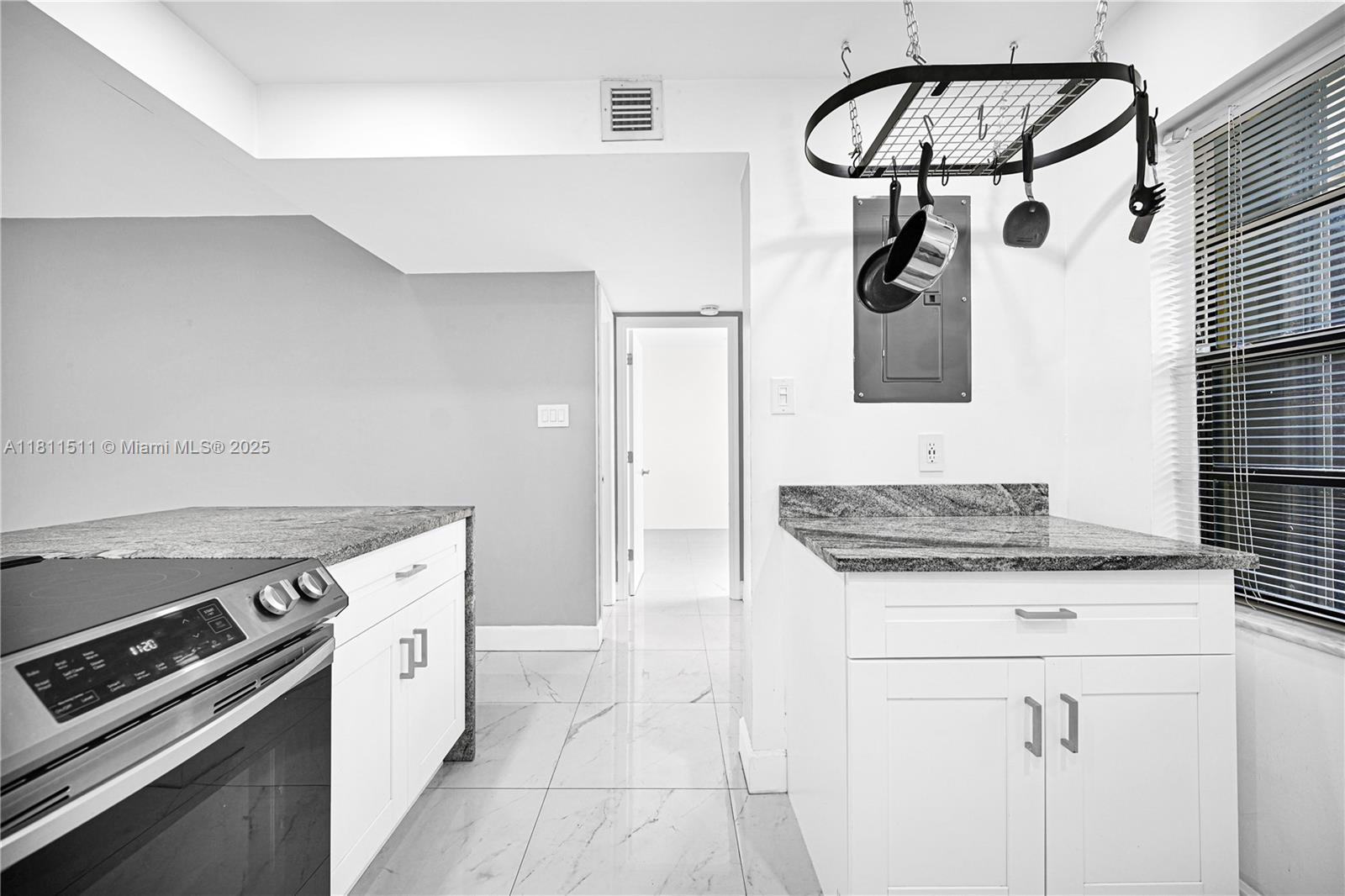 132 S Cypress Rd 518 Property Photo 8