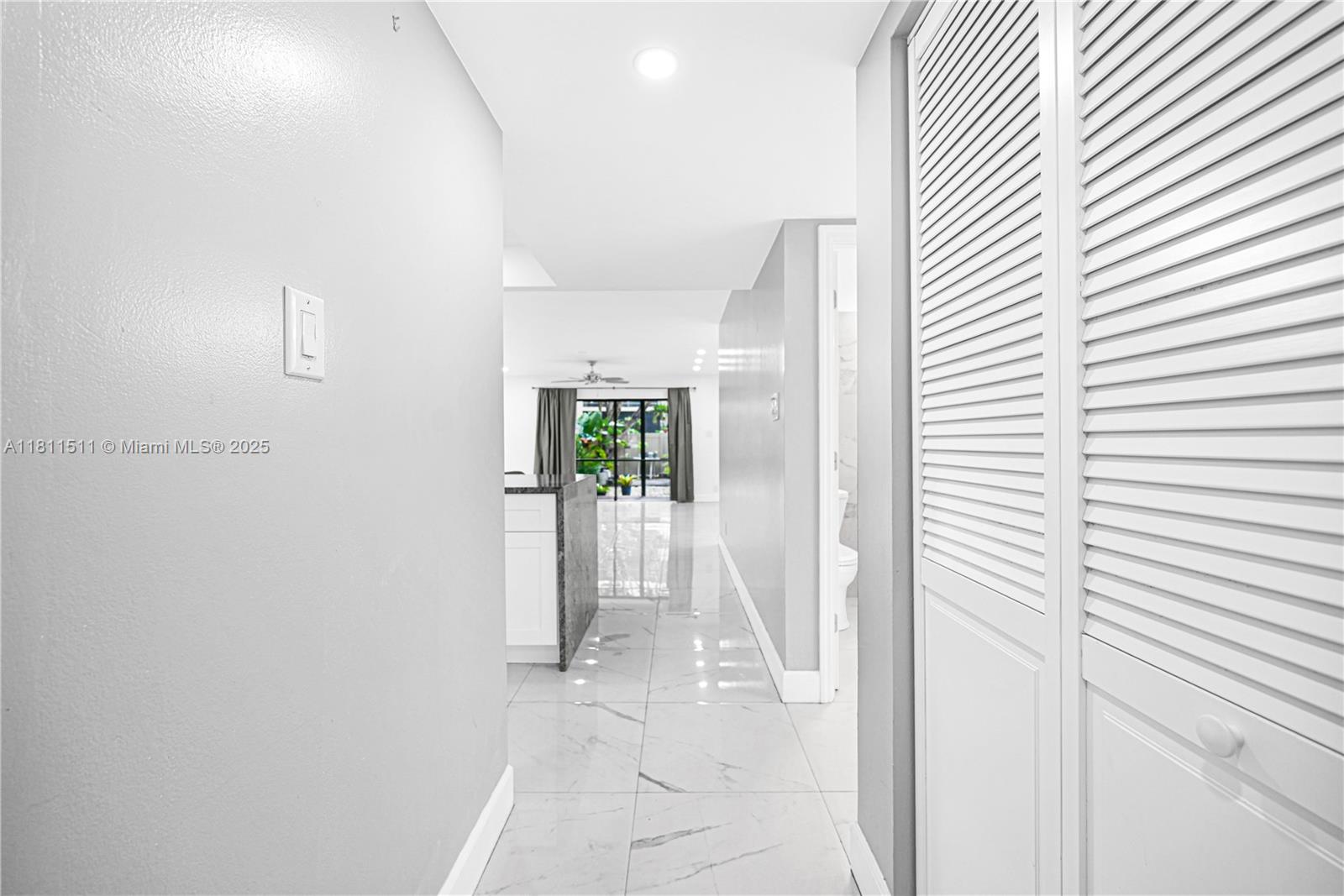 132 S Cypress Rd 518 Property Photo 12