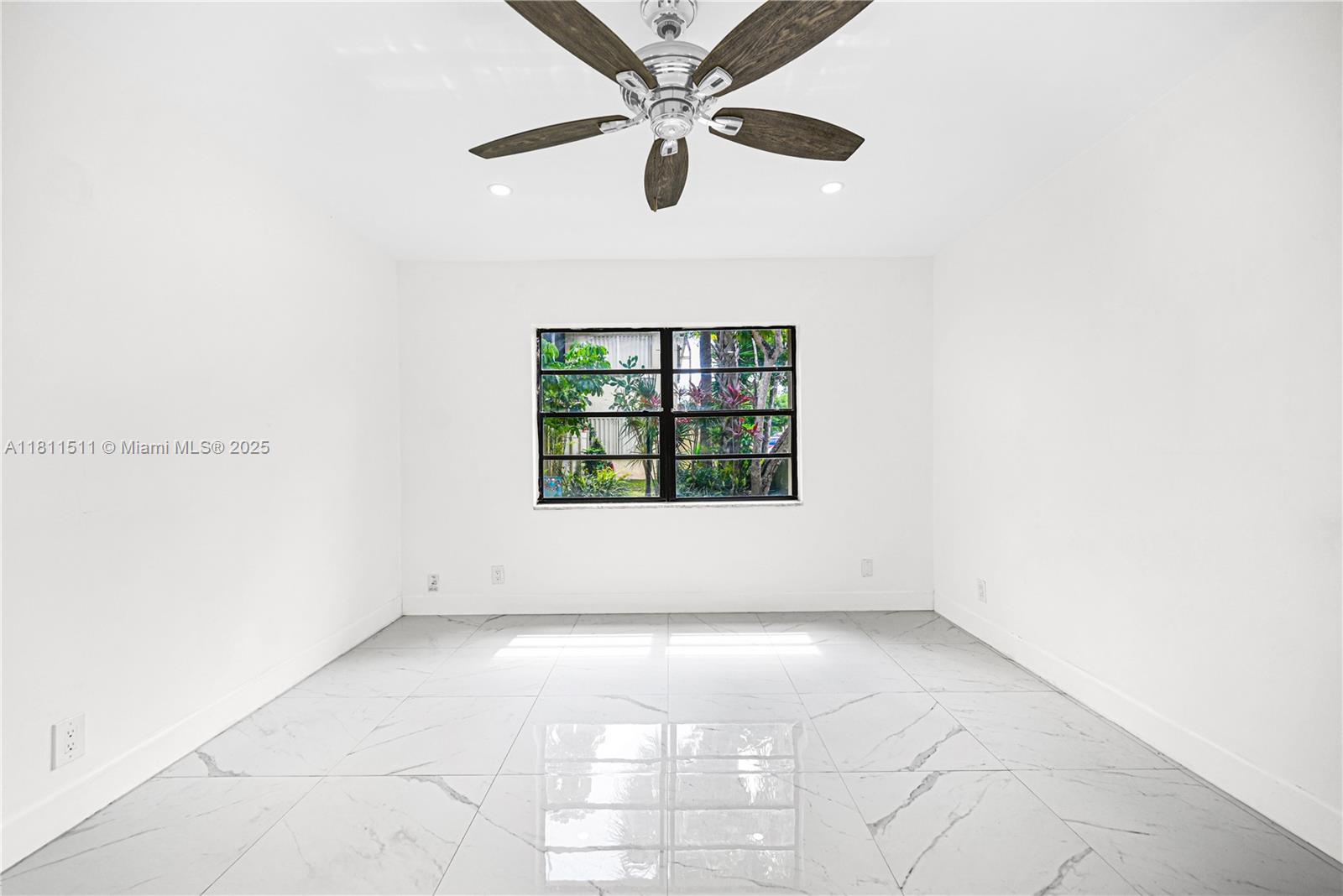 132 S Cypress Rd 518 Property Photo 20