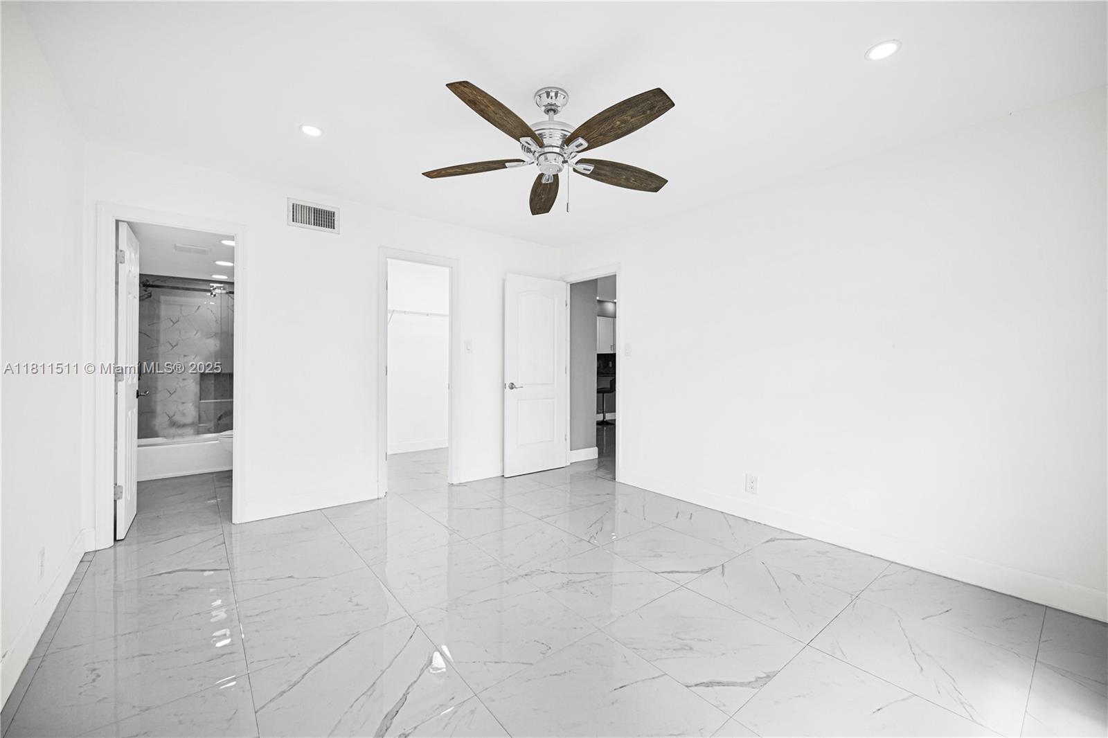 132 S Cypress Rd 518 Property Photo 22