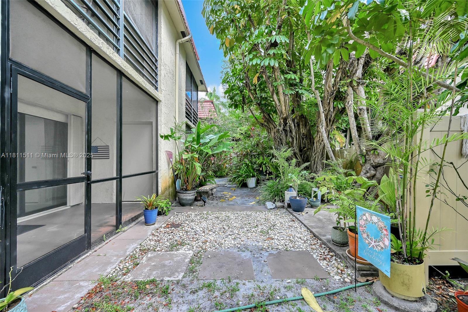 132 S Cypress Rd 518 Property Photo 30