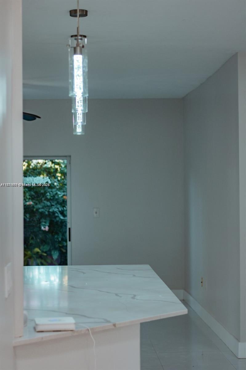 1371 Ne 42nd Ave Property Photo 7