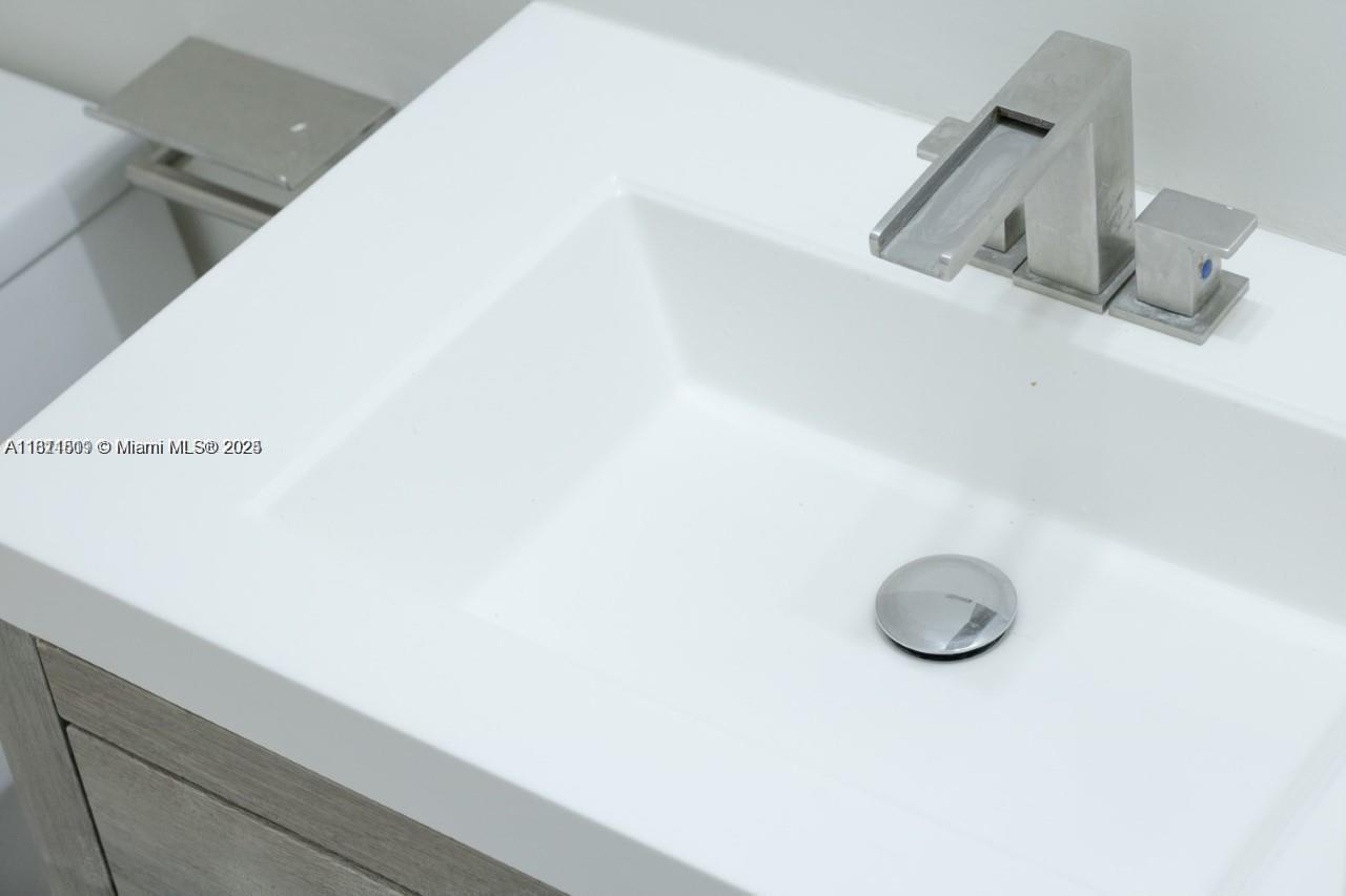 1371 Ne 42nd Ave Property Photo 11