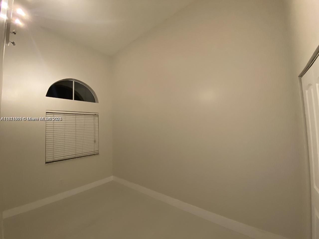 1371 Ne 42nd Ave Property Photo 19