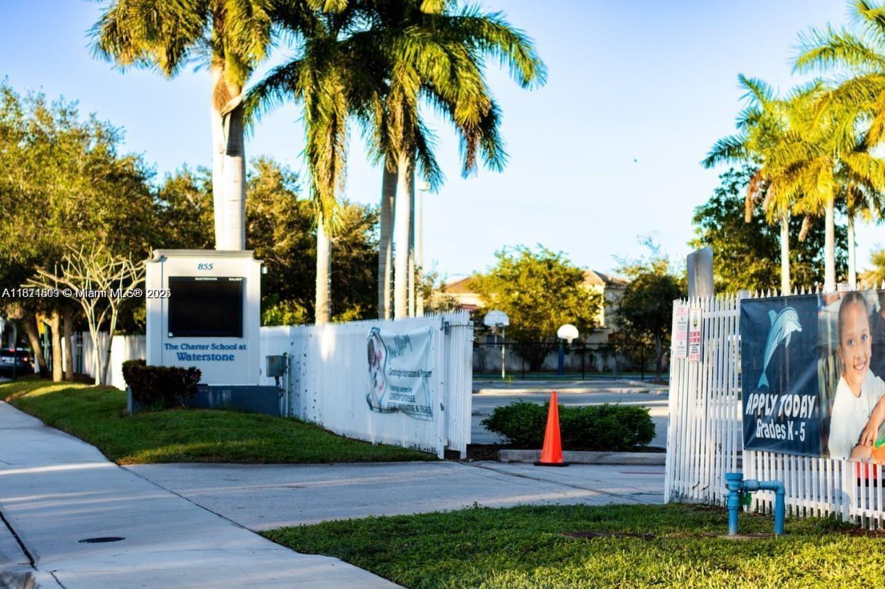 1371 Ne 42nd Ave Property Photo 27