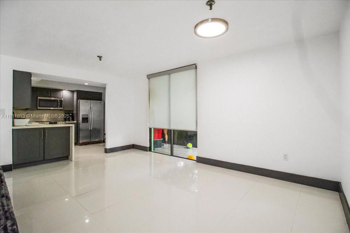 661 Ne 195th St 105 Property Photo 17