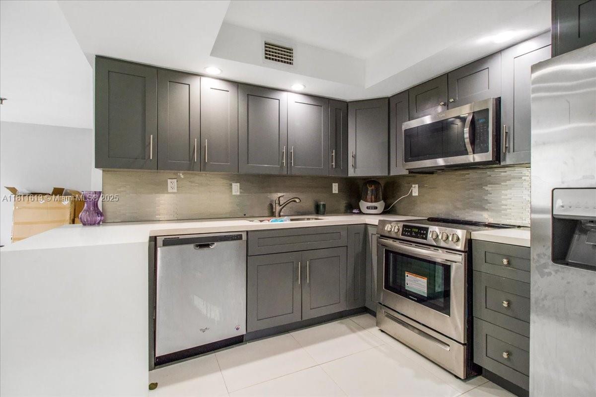 661 Ne 195th St 105 Property Photo 20