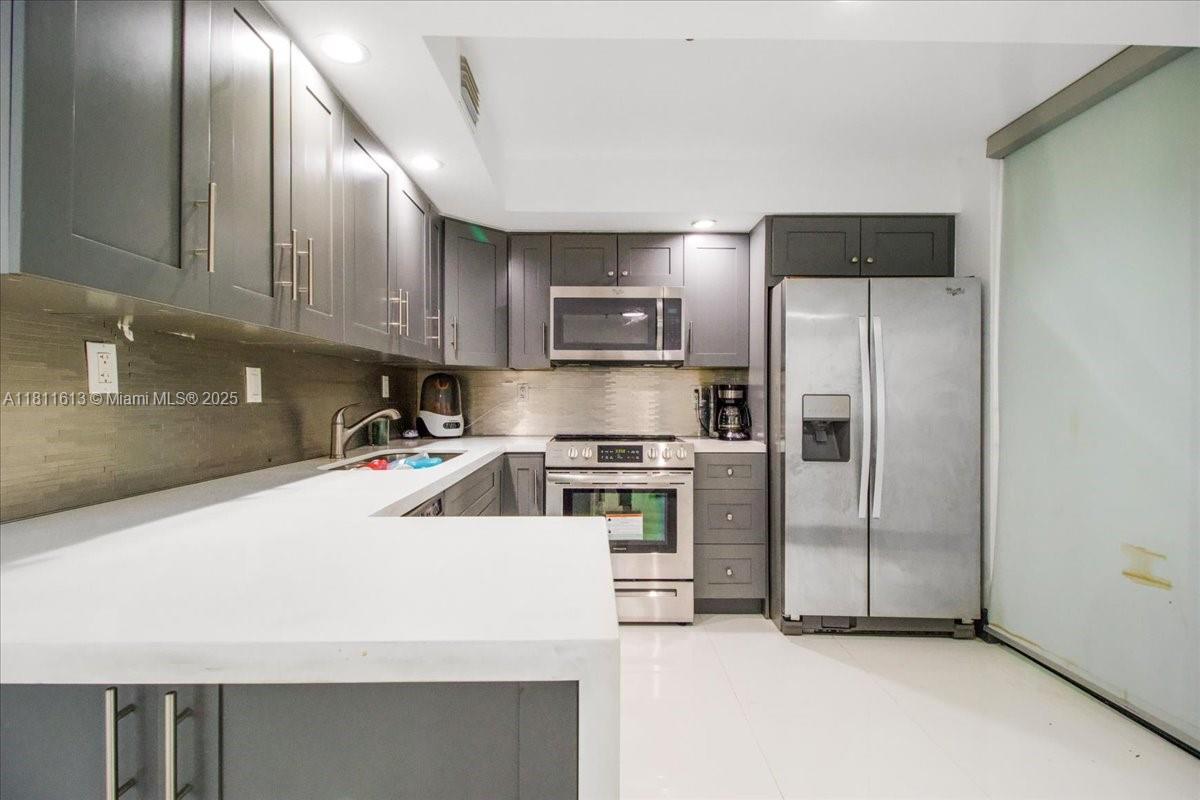 661 Ne 195th St 105 Property Photo 21