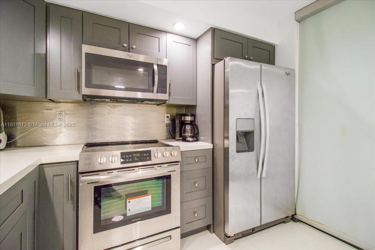 661 Ne 195th St 105 Property Photo 22