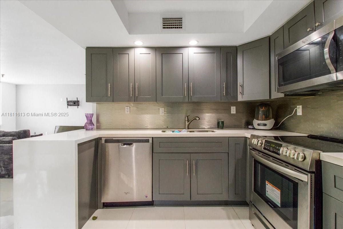 661 Ne 195th St 105 Property Photo 25