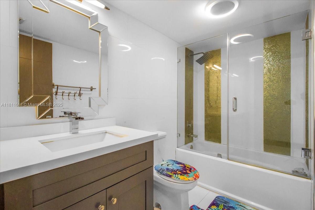 661 Ne 195th St 105 Property Photo 32