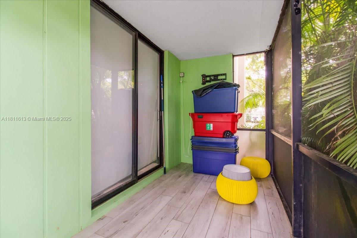 661 Ne 195th St 105 Property Photo 37