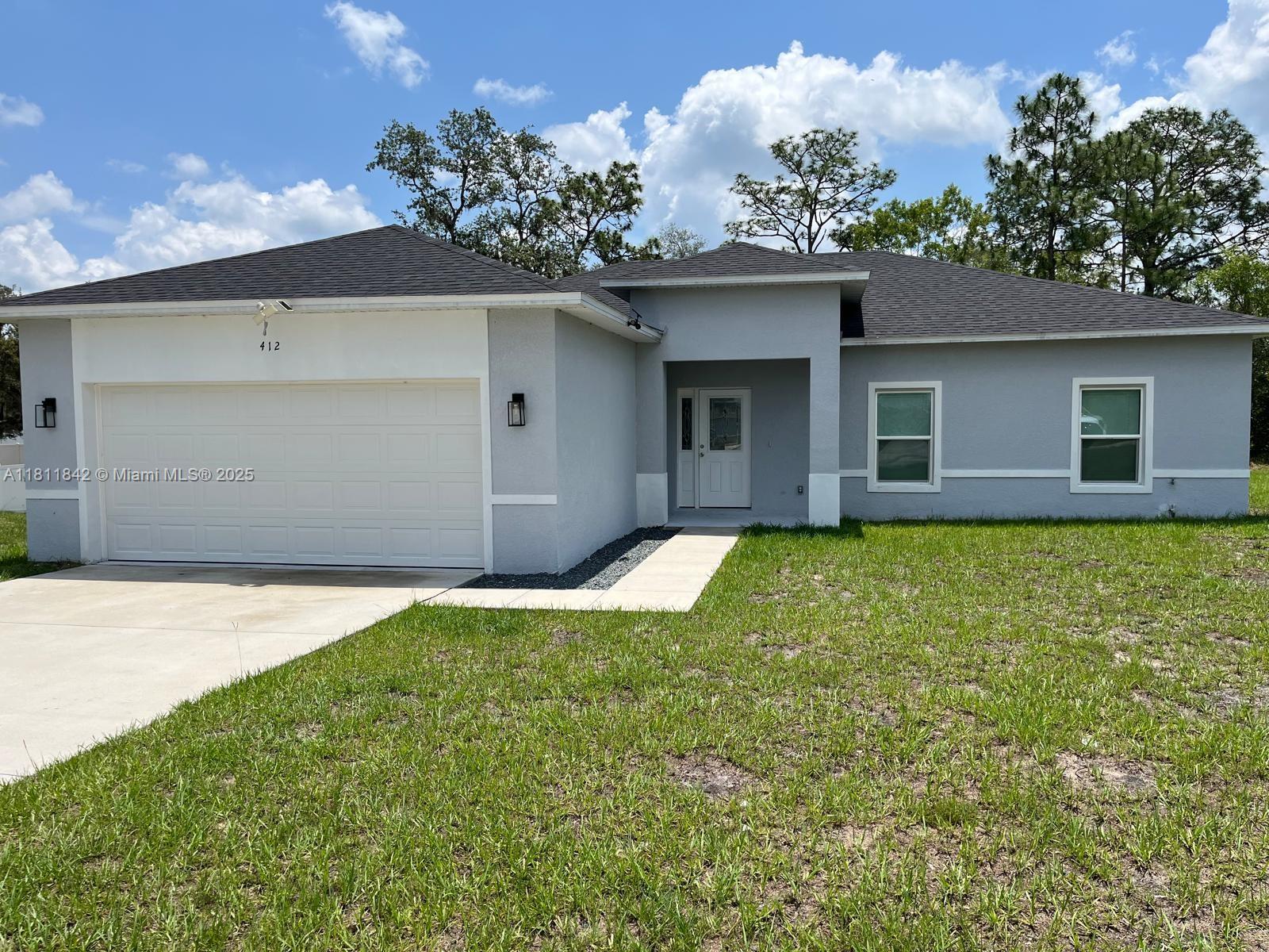 412 Oakland Ln Property Photo 1