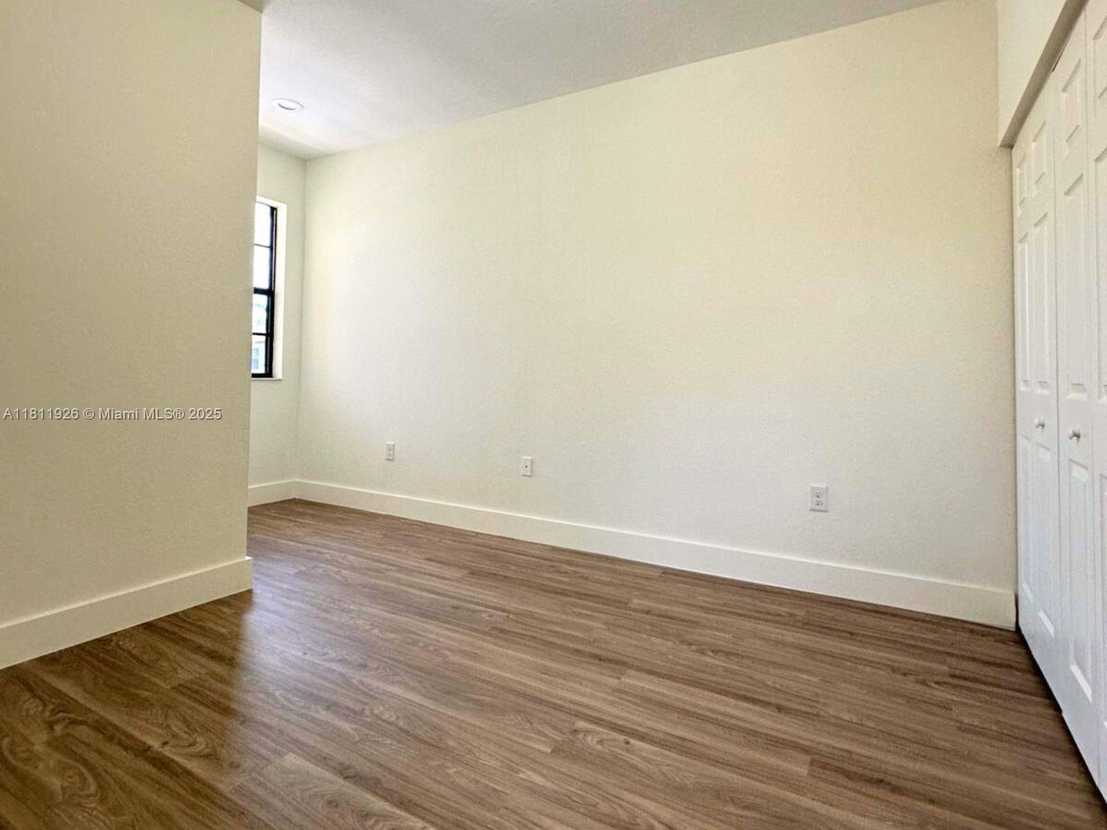3223 Se 7th Ct . Property Photo 12