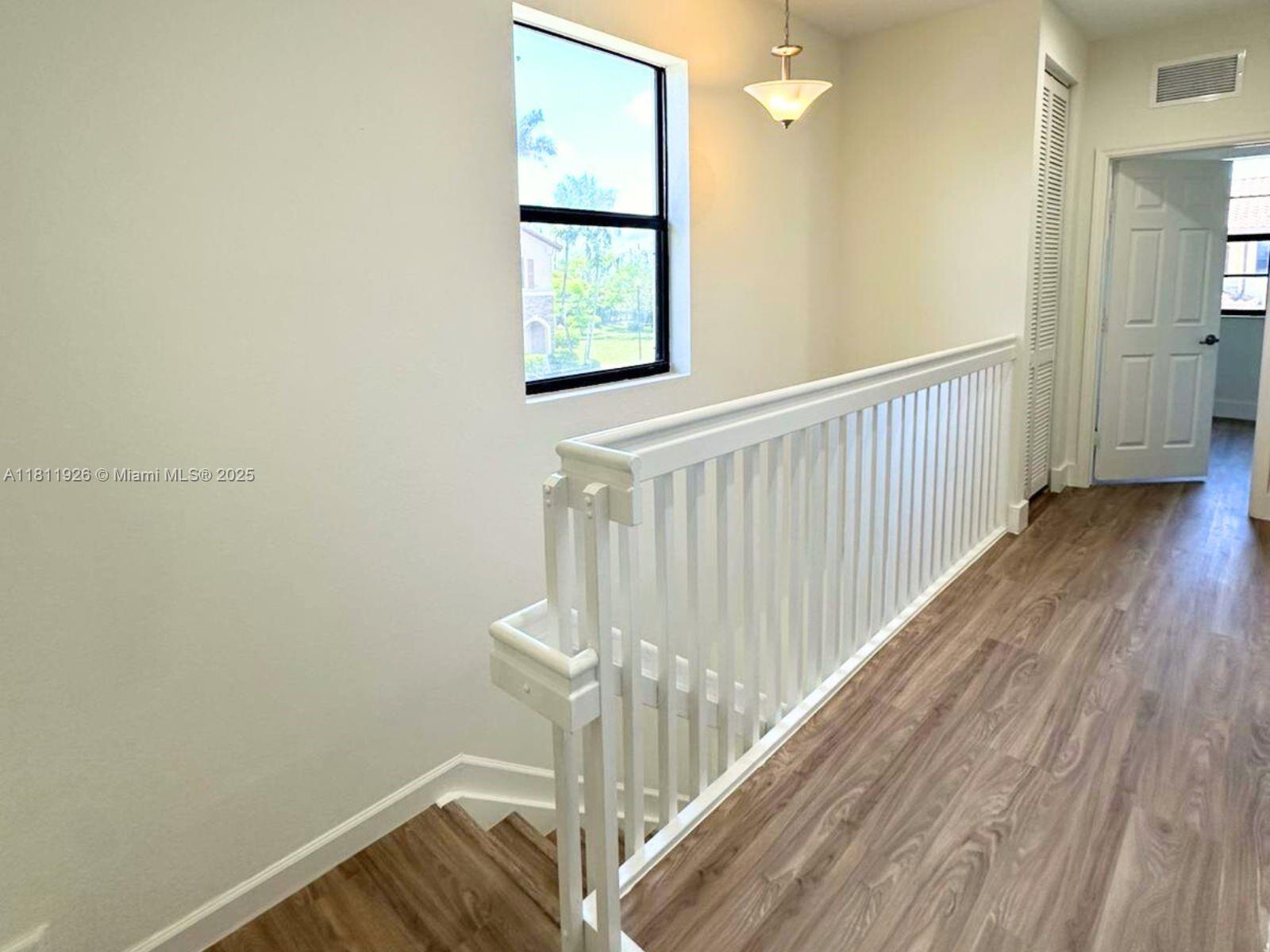 3223 Se 7th Ct . Property Photo 17