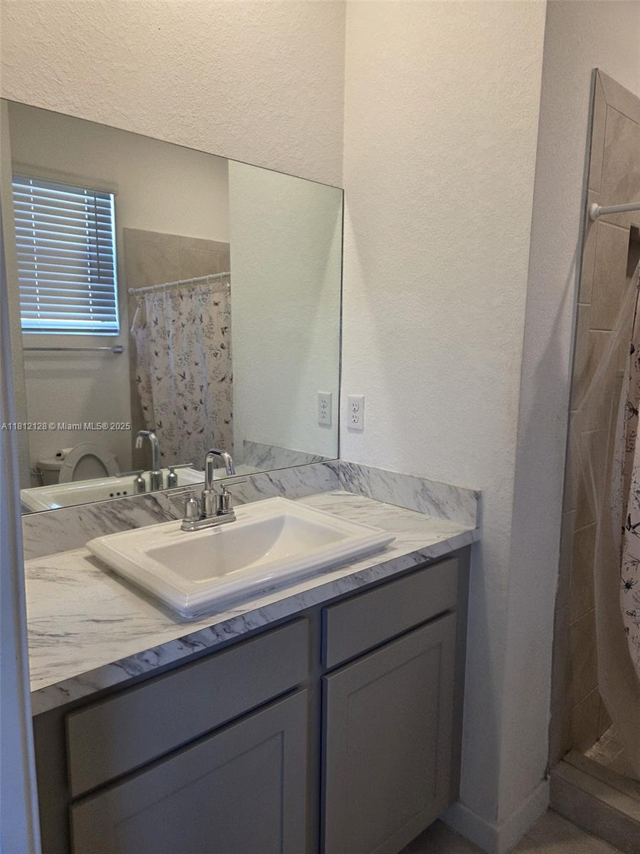 533 Ne 5th Pl Property Photo 8
