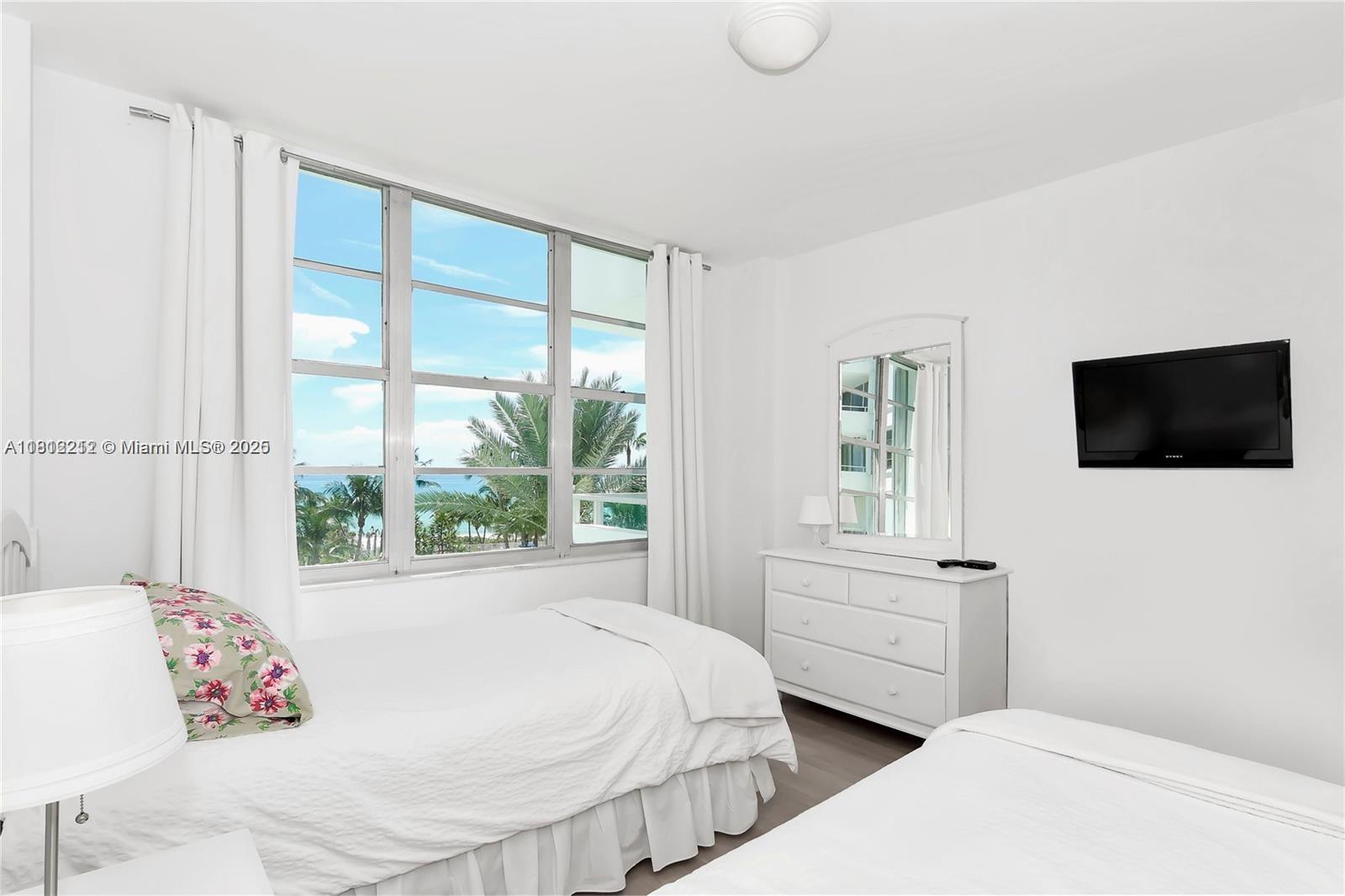 5151 Collins Ave 619 Property Photo 11