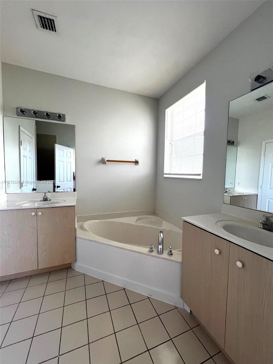655 Ne 21st Ter 655 Property Photo 14