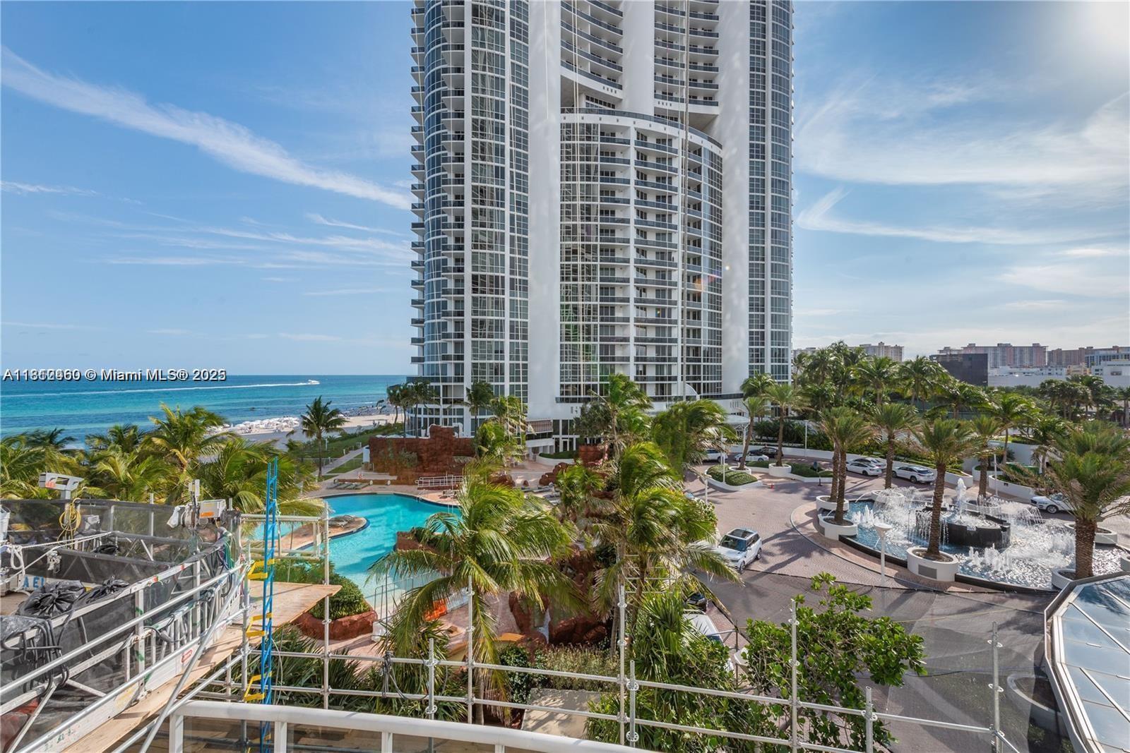 18201 Collins Ave 608 Property Photo 1